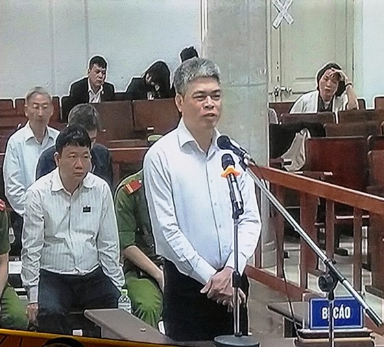 Nguyên kế toán trưởng PVN Ninh Văn Quỳnh khai chỉ nhận 20 tỷ đồng ảnh 1