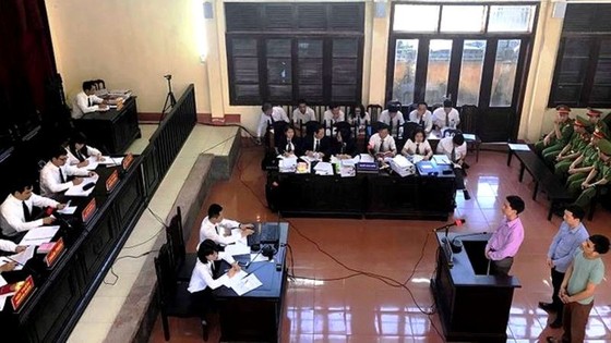 Bác sĩ Hoàng Công Lương bất ngờ im lặng với cơ quan tố tụng ảnh 1