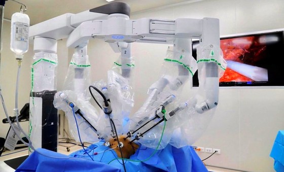 Việt Nam có Robot phẫu thuật ung thư hiện đại nhất thế giới  ảnh 1