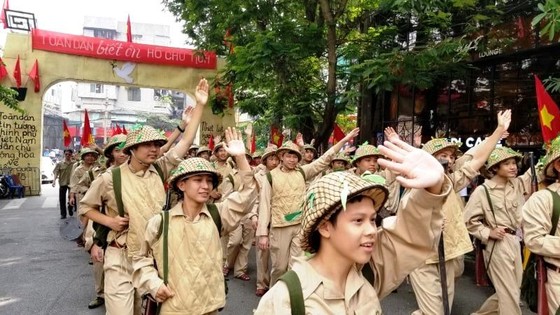 Hà Nội năm cửa ô đón mừng đoàn quân giải phóng ảnh 3