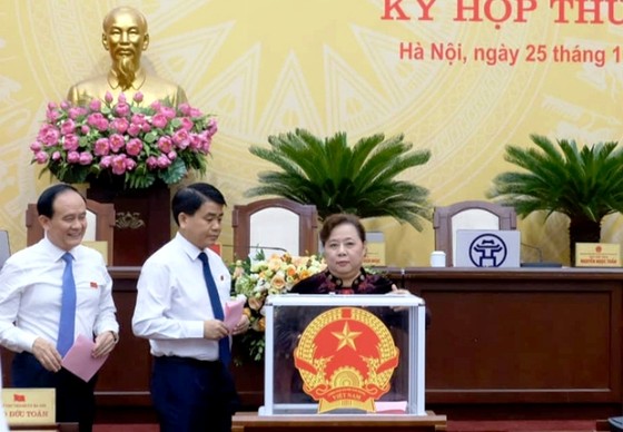 Hà Nội miễn nhiệm Trưởng Ban Pháp chế và 6 cán bộ HĐND ảnh 1