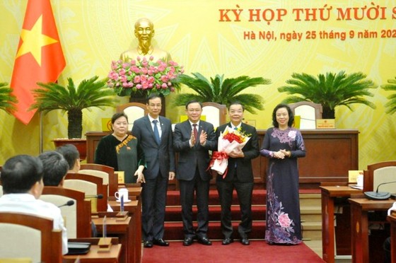 Bãi nhiệm ông Nguyễn Đức Chung, bầu ông Chu Ngọc Anh làm Chủ tịch UBND TP Hà Nội ảnh 1