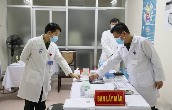 Sáng nay, Việt Nam chính thức tiêm thử nghiệm vaccine Nano Covax: 'Bắt đầu trận đánh lớn' ảnh 9