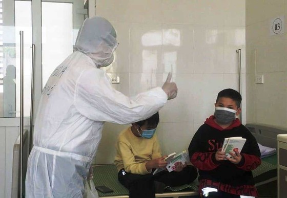 Bộ trưởng Bộ Y tế: 'Nếu người dân mất thêm cái tết nữa thì sẽ thêm khó khăn' ảnh 2