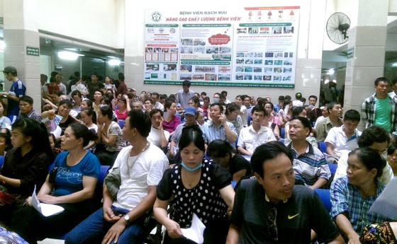 Tăng ''sốc'' giá dịch vụ khám chữa, Bệnh viện Bạch Mai bị Bộ Y tế nhắc nhở ảnh 1