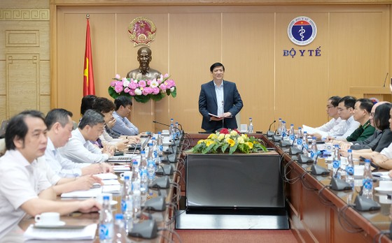 Bộ trưởng Nguyễn Thanh Long: Không vì lý do gì mà tiêm chậm 811.000 liều vaccine Covid-19 ảnh 1