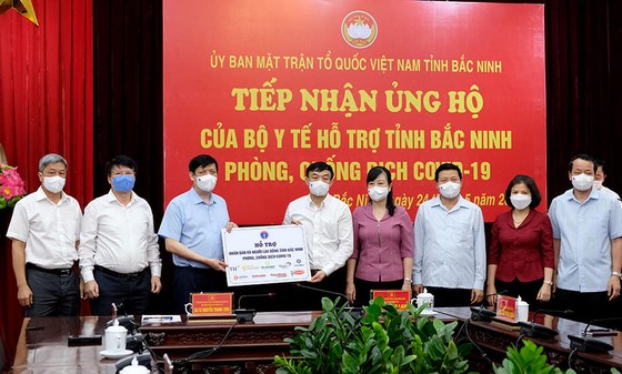 Bộ trưởng Bộ Y tế kêu gọi cả nước chung tay hỗ trợ Bắc Giang và Bắc Ninh chống dịch  ảnh 1