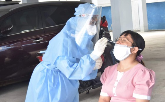 Ngày 14-10, cả nước thêm 3.092 ca mắc Covid-19, TPHCM có 909 ca ảnh 1