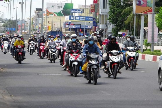 Chú trọng phòng chống dịch thời điểm người dân về quê ăn Tết ảnh 1