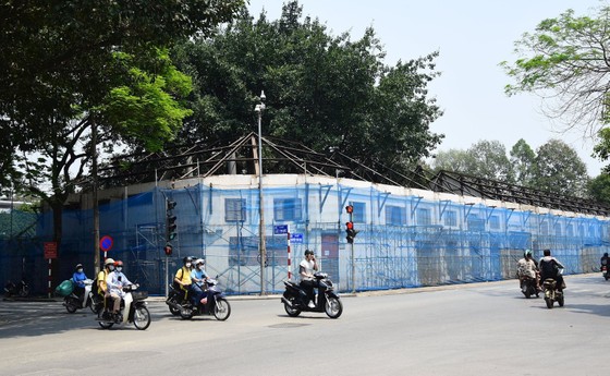 Yêu cầu dừng tháo dỡ dãy nhà cổ tại “đất vàng” gần trung tâm Ba Đình ảnh 1