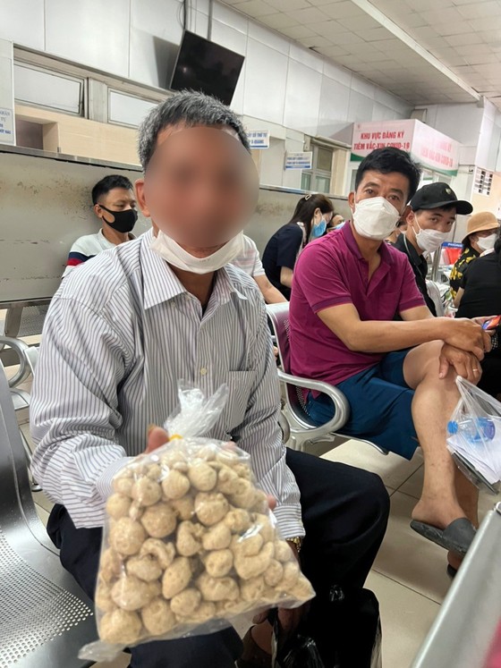 Dàn cảnh lừa đảo người bệnh ở Bệnh viện 108 mua 'Tam thất nam' không rõ nguồn gốc ảnh 2