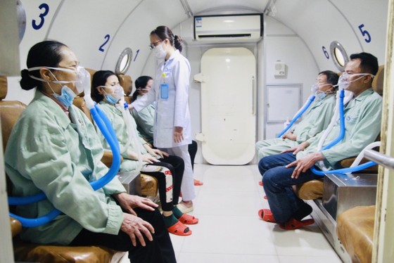 Ngày 18-6, không có ca tử vong, thêm 699 ca mắc Covid-19 tại 36 tỉnh thành ảnh 1