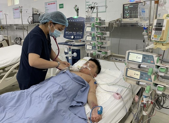 Hơn 2.600 người mắc cúm 'trái mùa', nhiều ca suy hô hấp nhập viện điều trị ảnh 1