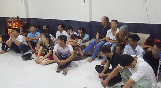 Bắt quả tang 25 đối tượng có hành vi đánh bạc ảnh 1