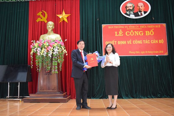 Ông Phan Thiên Định nhận quyết định làm Phó Chủ tịch UBND tỉnh Thừa Thiên – Huế ảnh 2