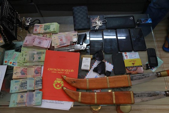 Triệt phá đường dây cho vay nặng lãi đến 250% ảnh 4
