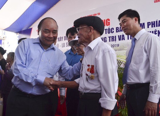 Thủ tướng Nguyễn Xuân Phúc phát lệnh khởi công tuyến đầu tiên cao tốc Bắc - Nam ảnh 2