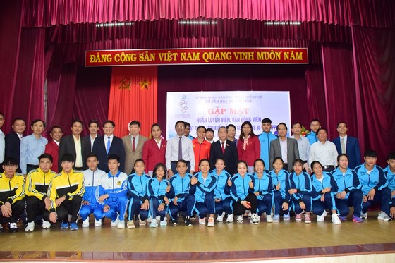 Chủ tịch UBND tỉnh Thừa Thiên – Huế yêu cầu bố trí công việc thuận lợi cho các VĐV xuất sắc ảnh 1