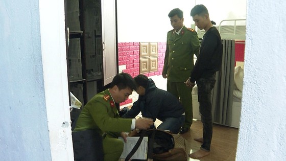 Thừa Thiên - Huế bắt nhóm cho vay lãi suất 120%/năm ảnh 1