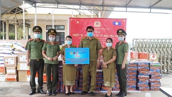 Nhiều đơn vị tại Thừa Thiên-Huế chung tay giúp nước bạn Lào phòng, chống dịch Covid-19 ảnh 4