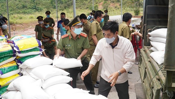 Nhiều đơn vị tại Thừa Thiên-Huế chung tay giúp nước bạn Lào phòng, chống dịch Covid-19 ảnh 5