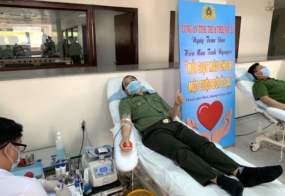 500 cán bộ, chiến sĩ công an tỉnh Thừa Thiên-Huế cùng hiến máu cứu người ảnh 1