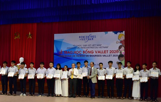  Trao 212 suất học bổng Vallet năm 2020 tại Thừa Thiên - Huế ảnh 1