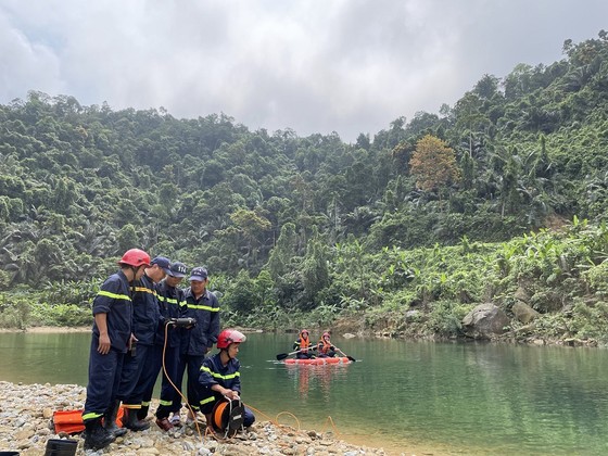 Bắt đầu tìm kiếm trở lại các nạn nhân mất tích tại thủy điện Rào Trăng 3 ảnh 1