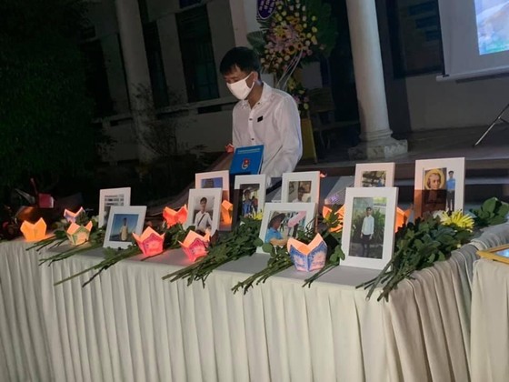 Chủ tịch nước truy tặng Huân chương Dũng cảm cho sinh viên cứu người Nguyễn Văn Nhã ảnh 3
