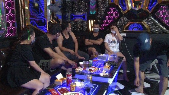 Xử phạt chủ quán karaoke để các đối tượng lợi dụng chơi ma túy ảnh 1