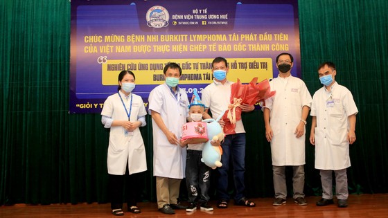 Bệnh nhi u hạch Lymphoma Burkitt tái phát đầu tiên tại Việt Nam được ghép tế bào gốc thành công ảnh 2