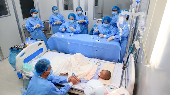 Bệnh nhi u hạch Lymphoma Burkitt tái phát đầu tiên tại Việt Nam được ghép tế bào gốc thành công ảnh 1