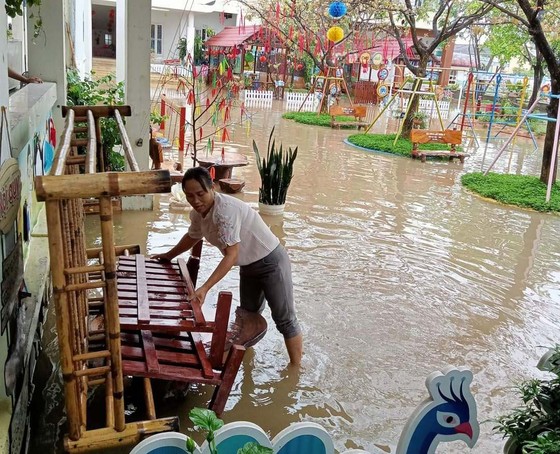 Thừa Thiên – Huế: Mưa lớn và lốc xoáy gây nhiều thiệt hại ảnh 3