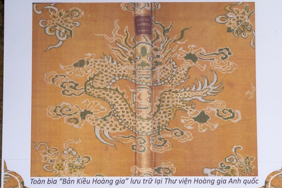 Triển lãm và thuyết trình 'Bản Kiều chép tay của Hoàng gia triều Nguyễn' tại Đại nội Huế ảnh 3