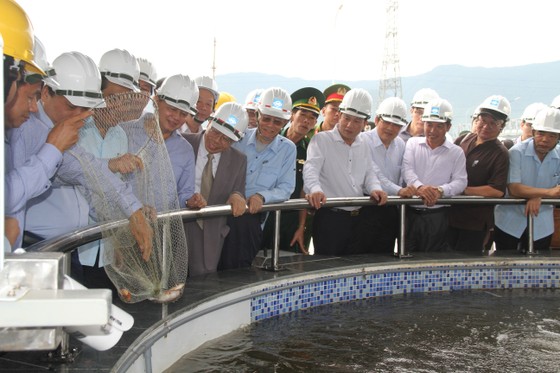 Thủ tướng thị sát hệ thống xử lý nước thải tại Formosa Hà Tĩnh ảnh 7