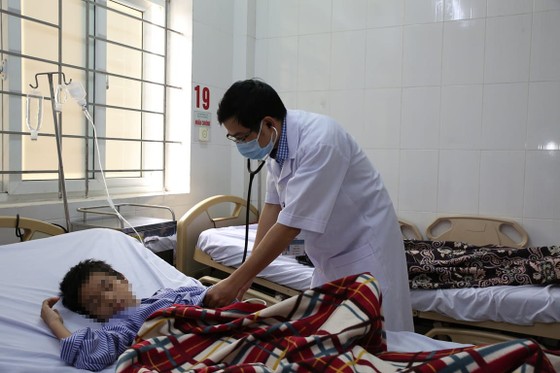 Hà Tĩnh: Nhiều người nhập viện nghi ngộ độc thực phẩm ảnh 1