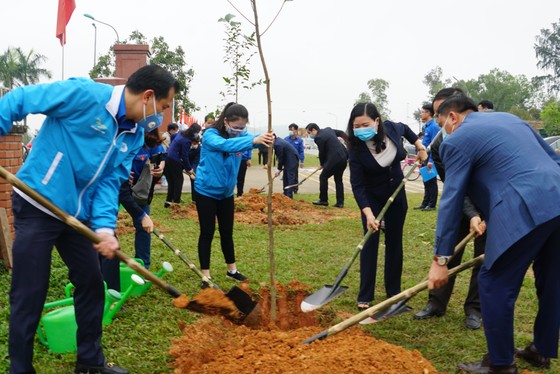 Ra quân Tháng thanh niên và Tết trồng cây “Đời đời nhớ ơn Bác Hồ” ảnh 7