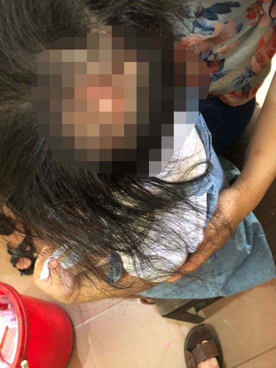Hà Tĩnh: Một bé gái nhập viện nghi bị đánh ảnh 2
