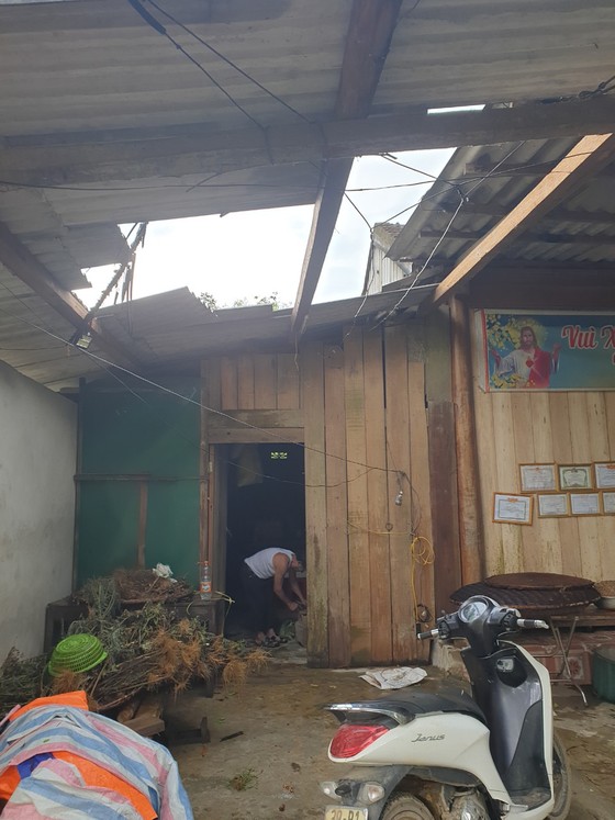 Hà Tĩnh: Lốc xoáy và mưa đá gây thiệt hại nặng ở xã miền núi ảnh 3