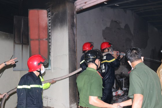 Cháy tại xưởng gia công vải tại Hà Tĩnh, nhiều tài sản bị thiêu rụi ảnh 4