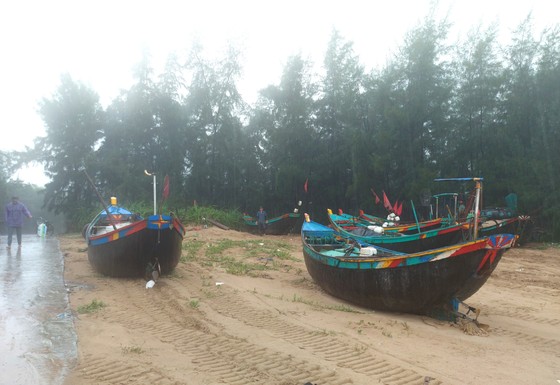 Lực lượng chức năng và người dân chủ động phòng chống bão Noru ảnh 23