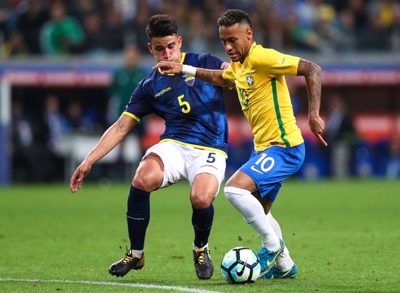 Neymar (phải) và đồng đội không thể giúp HLV Tite duy trì kết quả hoàn hảo.