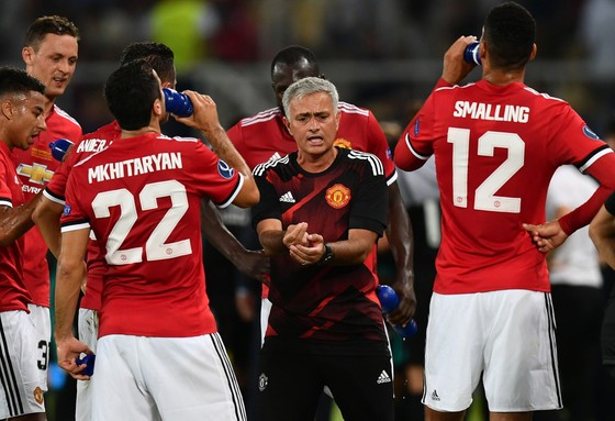 Jose Mourinho đang có ý tưởng hoàn toàn khác với quan chức của Man.United.