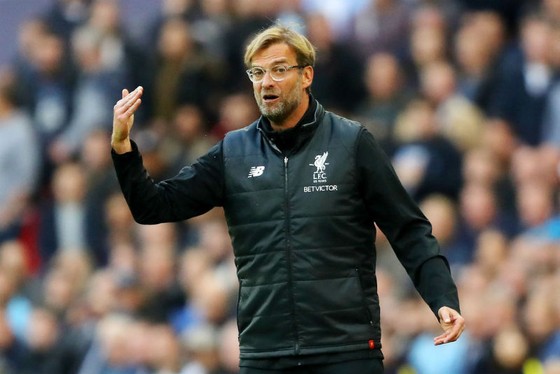 HLV Jurgen Klopp ngày càng cùng Liverpool lún sâu vào khủng hoảng. Ảnh: Getty Images    
