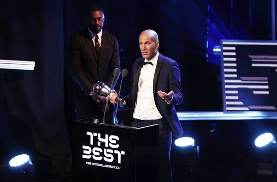 Zidane trong buổi lễ Best FIFA 2017. Ảnh: Getty Images
