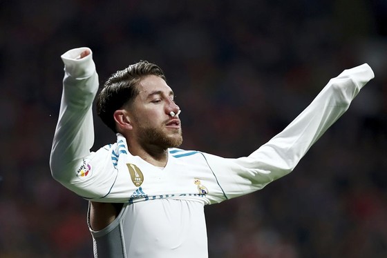 Ramos dính chấn thương mũi. Ảnh: Getty Images