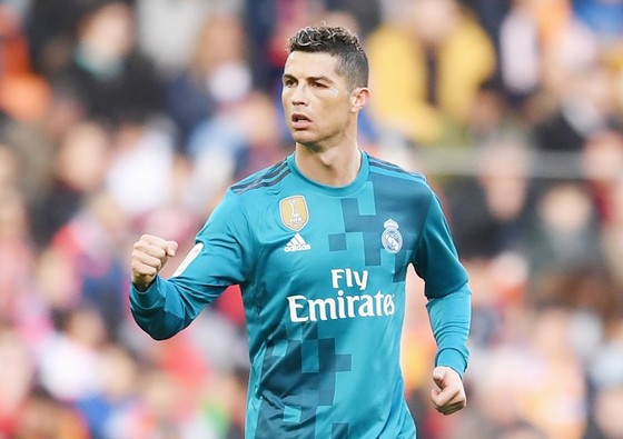 Ronaldo sẽ được Real tăng lương. Ảnh: Getty Images
