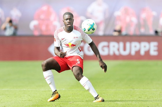 Dayot Upamecano đang trưởng thành rất nhanh tại RB Leipzig. Ảnh: Getty Images    
