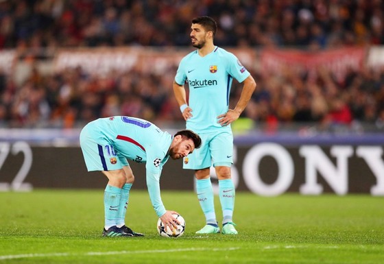 Messi và Suarez khiến đồng đội cảm thấy khó chịu. Ảnh: Getty Images