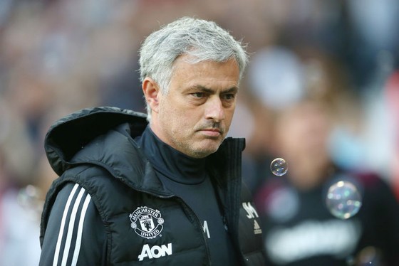 HLV Jose Mourinho luôn “thủ sẵn” những chỉ trích cầu thủ sau một màn trình diễn thất vọng. Ảnh: Getty Images  